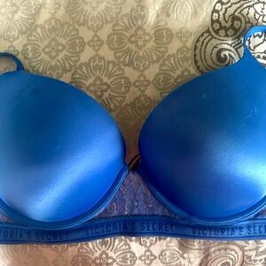 Victoria secrets sexy push up push up bra size 34DD